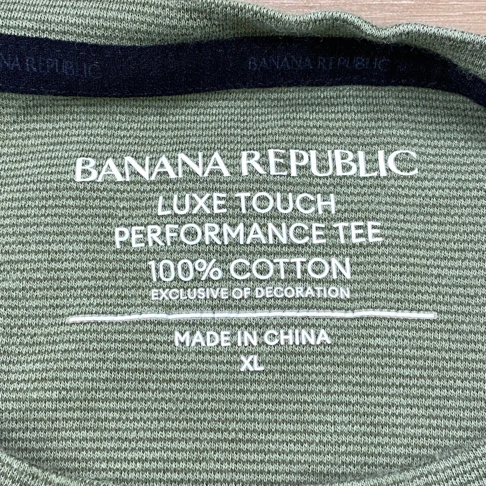 Banana Republic Tee Mens XL Luxe Touch 100% Cotton Classic Green Quiet Luxury